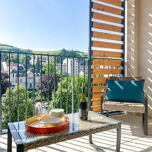 https://le-frre-charmes.hotels-rhonealpes.com