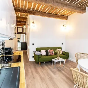 https://douceur-au-coeur-du-panier.fr-provencehotel.com