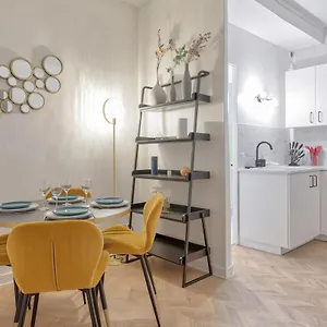 Apartamento Superbe Pour 4p Proche Arc De Triomphe, París